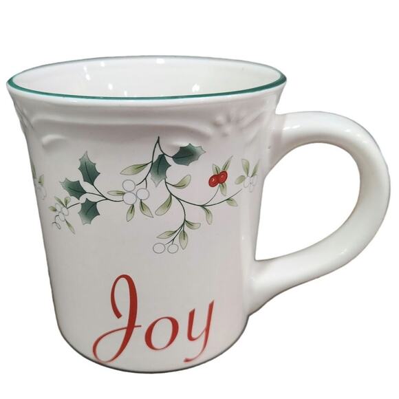 PFALTZGRAFF Cheer & Joy Winterberry holiday mugs - Picture 3 of 5